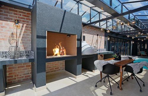 Edgemead Apartment | Crown Comfort - Affordable luxury - Private Heated Pool & Hot Tub Under Roof