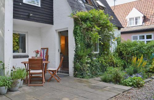 Hartest House | Crown Cottage