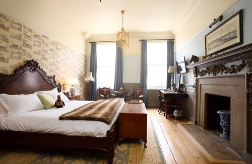 Blandford Saint Mary Hotel | Crown Hotel