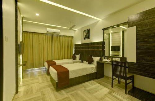 Panvel Hotel | Crown Inn