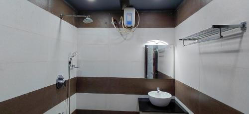 Changanacherry Bed & Breakfast | Crown residency