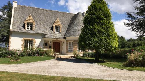 Le Faouet Bed & Breakfast | Crown Roads