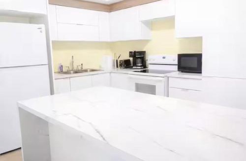 Morovis Apartment | crown y key