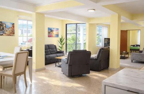 Morovis Apartment | crown y key