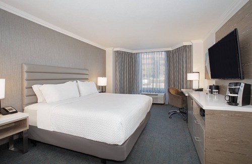 Costa Mesa Hotel | Crowne Plaza Costa Mesa Orange County by IHG