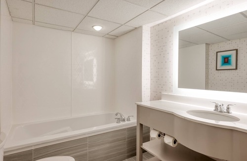 Wayne Hotel | Crowne Plaza Indianapolis-Airport by IHG