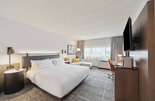 Waverly Hotel | Crowne Plaza Lansing by IHG