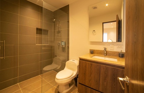 Granada Apartment | CRS 202 - Peaceful APT Perfect for Romantic Weekend Getaway