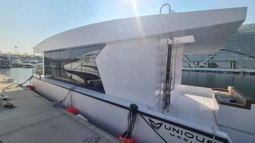 Abu Dhabi City Center Boat Rental | Cruise boat