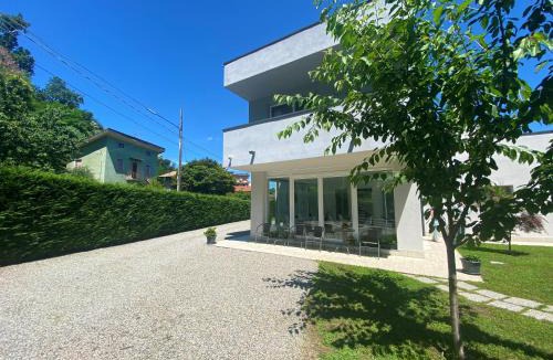 Dormelletto Bed & Breakfast | Crystal B&B