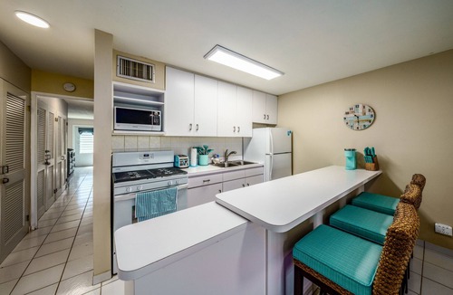 Red Hook Condo | Crystal Blue Persuasion - 1BR condo right on Sapphire Beach, sleeps 4!