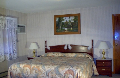 Round Top Hotel | Crystal Brook Resort & Mountain Brauhaus