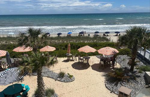 Pine Knoll Shores Hotel | Crystal Coast Oceanfront Hotel