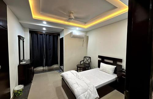 Peshawar Hotel | Crystal Crown Hotel