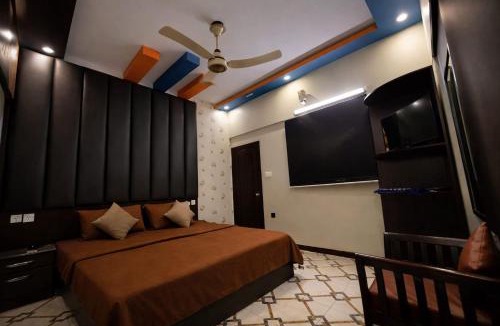 Peshawar Hotel | Crystal Crown Hotel