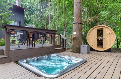 Silver Lake RV Rental | Crystal Dome · Private Glamping Dome w/Hot Tub, Sauna & Panoramic View