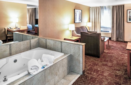 Murray Hotel | Crystal Inn Hotel & Suites Midvalley