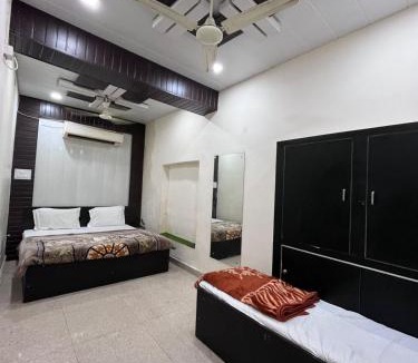 Mathura Hotel | Crystal Inn