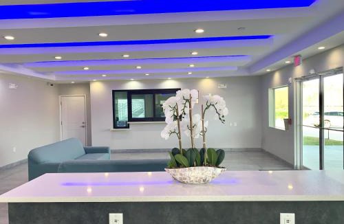 Greater Greenspoint Hotel | Crystal Inn