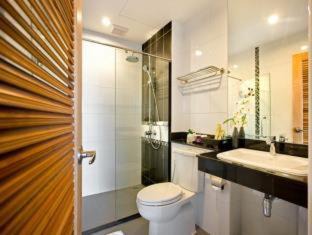 Noen Phra Hotel | Crystal Jade Hotel