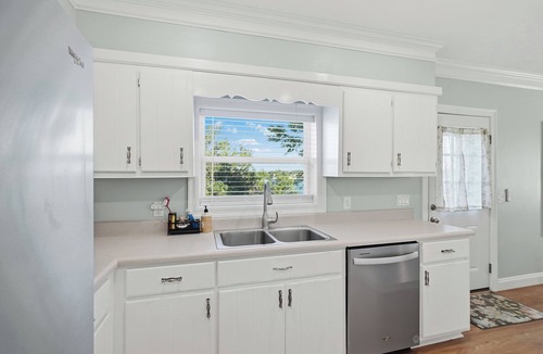 Thomas Drive House | Crystal Lake Oasis:White-Sand Beach | Kayaks | Fire Pit