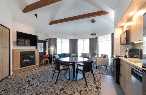 Whistler Village Hotel | Crystal Lodge