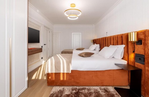 Craiova Apartment | Crystal Luxury