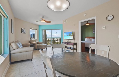 Treasure Island Apartment | Crystal Palms Beach Resort
