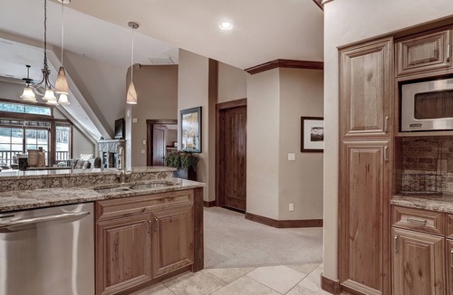 Breckenridge Hotel | Crystal Peak Lodge, A Vail Resorts Property
