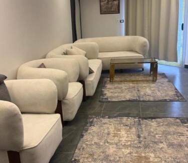 Al-Basatin Apartment | Crystal Plaza APT
