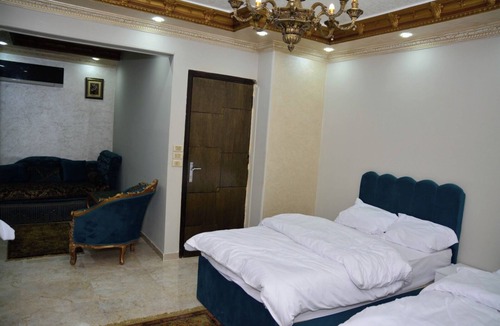 Al Haram House | Crystal pyramid inn