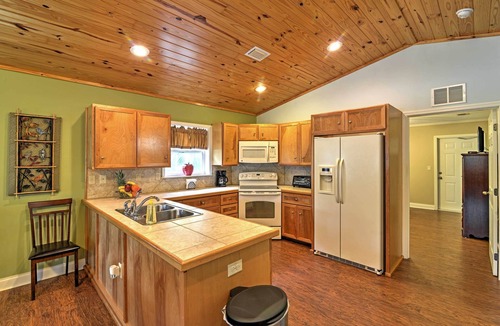 Crystal River Cottage | Crystal River Cottage on 1 Acre w/Deck & Porch!