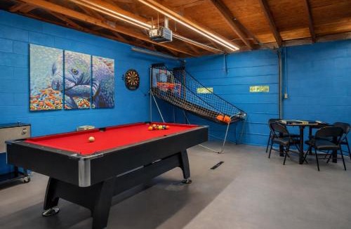 Crystal River House | Crystal River Oaks Retreat Near Scalloping Springs Boat and RV Parking Hot Tub Game Room