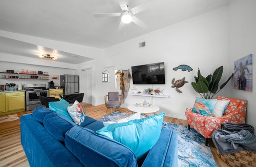 Crystal River House | Crystal River Stay Pet-Friendly Patio+Charcoal Grill New Listing Discount