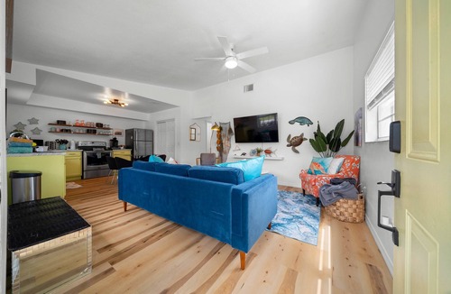 Crystal River House | Crystal River Stay Pet-Friendly Patio+Charcoal Grill New Listing Discount