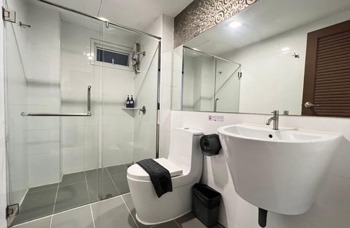 Thanon Phaya Thai Hotel | Cubic Pratunam