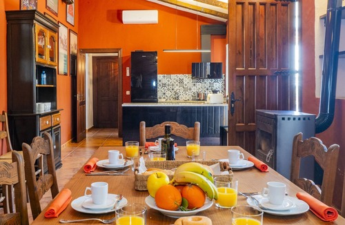 Alcala del Valle Cottage | Cubo's El Baldio Country House - Setenil Bodegas/pastureland/rural/private pool/air conditioning/free Wi-Fi