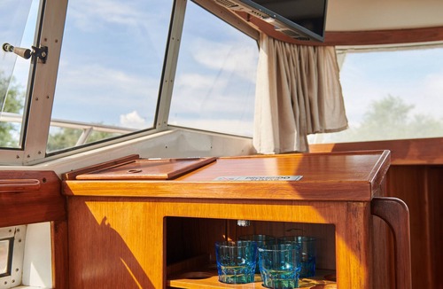 Chinchon Boat Rental | Cuchi boat