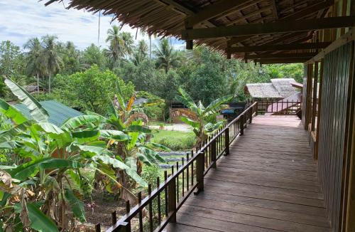 Sinabang House | Cucu Suzanne