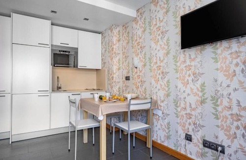 Cangas de Onis Apartment | Cueto 1 Bedroom Spa Apartment in Cangas de Onís