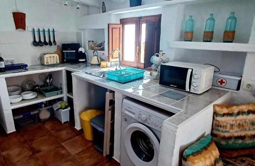 Baza House | Cuevas Azul