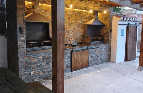 Los Banos House | Cuevas Uropia