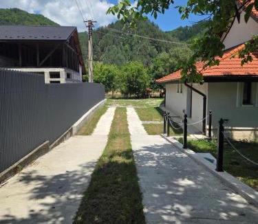 Brezoi House | Cuib de Munte