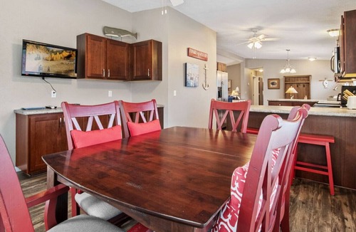 Delong House | Culver Lodge | 3BR/2BA, Near Lake Max & Academies