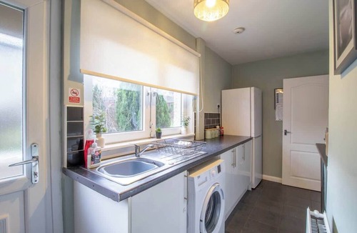 Coatbridge House | Culzean House - 2 Bedrooms in Coatbridge