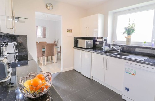 Largs Apartment | Cumbrae View: Spacious 2 Bed