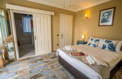 Mithatpasa Hotel | Cunda Ada Kızı Otel