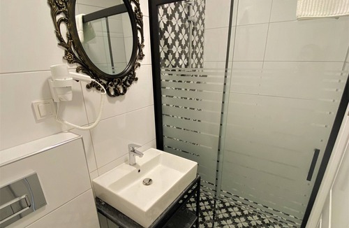 Mithatpasa Hotel | Cunda Kordon Otel