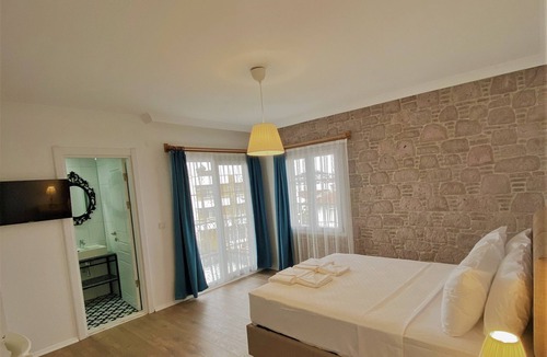 Mithatpasa Hotel | Cunda Kordon Otel