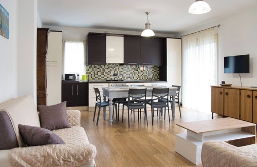 Lecco Apartment | Cuor di Pescarenico - Two Bedroom Apartment, Sleeps 6